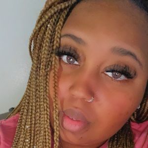 Meet your Posher, Latoya